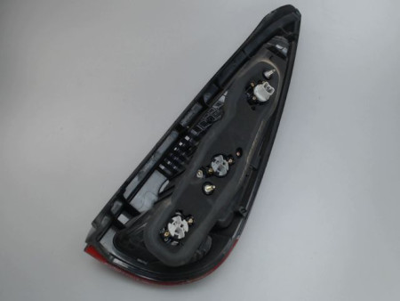 FEU ARRIERE GAUCHE  TOYOTA YARIS