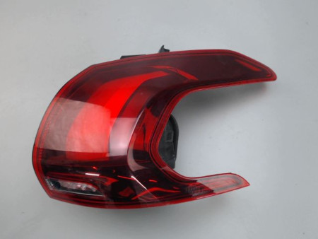 FEU ARRIERE DROIT PEUGEOT 2008