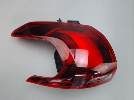 FEU ARRIERE GAUCHE  PEUGEOT 2008