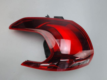 FEU ARRIERE GAUCHE  PEUGEOT 2008