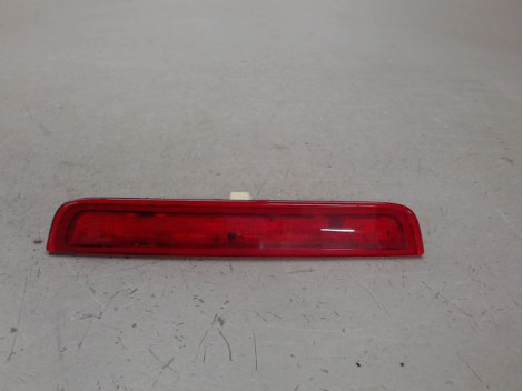 FEUX STOP SUPPLEMENTAIRE TOYOTA YARIS