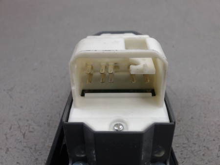 COMMANDE LEVE-GLACE PORTE AVG TOYOTA YARIS