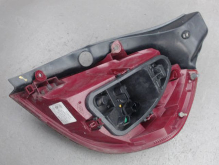 FEU ARRIERE GAUCHE  RENAULT CLIO