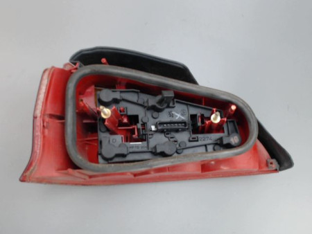 FEU ARRIERE DROIT PEUGEOT 106