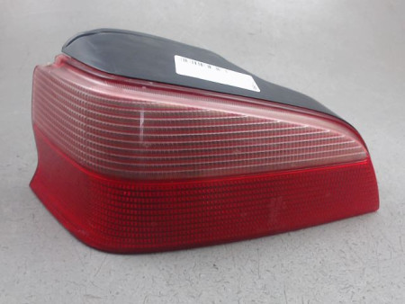 FEU ARRIERE GAUCHE  PEUGEOT 106
