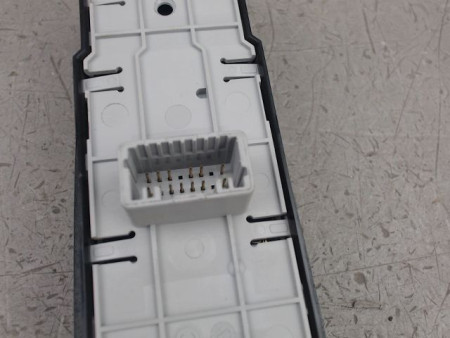 COMMANDE LEVE-GLACE PORTE AVG RENAULT MEGANE