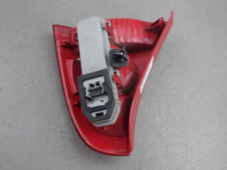 FEU ARRIERE GAUCHE  RENAULT CLIO