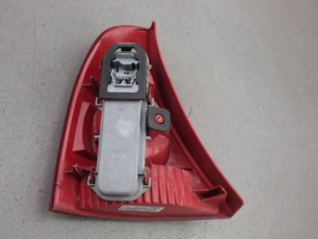 FEU ARRIERE DROIT RENAULT CLIO