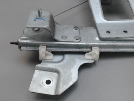 MECANISME LEVE-GLACE ARRIERE DROIT DACIA SANDERO