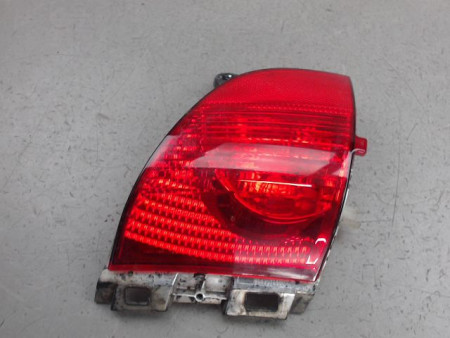 FEU DE PARE-CHOC ARRIERE GAUCHE PEUGEOT 2008