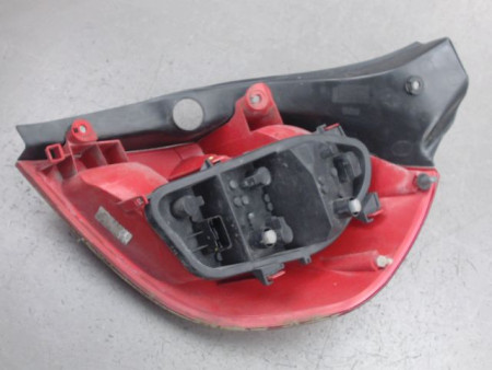 FEU ARRIERE GAUCHE  RENAULT CLIO