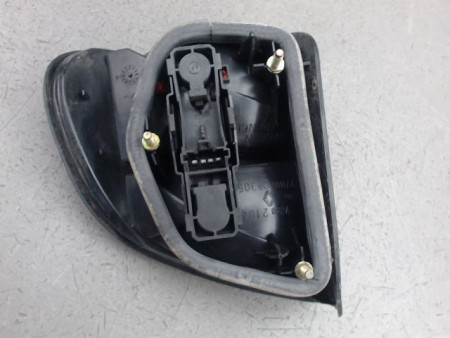 FEU ARRIERE GAUCHE  RENAULT SAFRANE