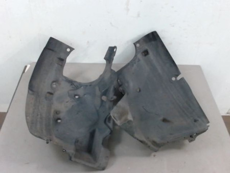 PARE-BOUE AVANT DROIT RENAULT CLIO