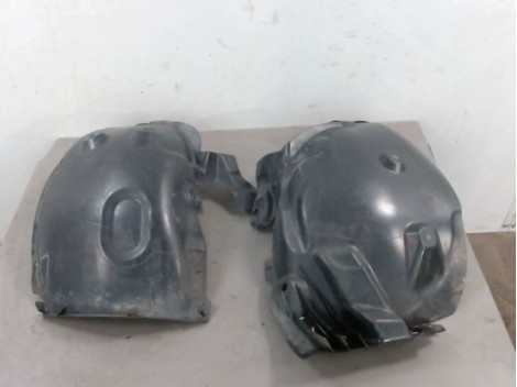 PARE-BOUE AVANT DROIT RENAULT MEGANE