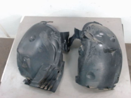 PARE-BOUE AVANT GAUCHE RENAULT MEGANE