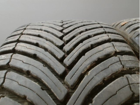 Paire de pneus BRIDGESTONE TURANZA ALL SEASON 6 205 45 17 88 V