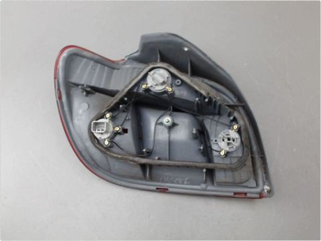 FEU ARRIERE DROIT TOYOTA YARIS