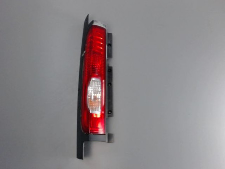 FEU ARRIERE GAUCHE  RENAULT TRAFIC