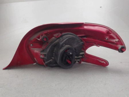 FEU ARRIERE GAUCHE  PEUGEOT 208