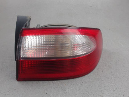 FEU ARRIERE DROIT RENAULT LAGUNA