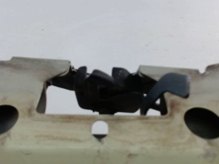 TRAVERSE SUPERIEURE ARMATURE AVANT RENAULT TWINGO