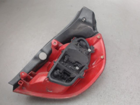 FEU ARRIERE GAUCHE  RENAULT CLIO
