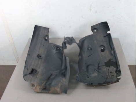 PARE-BOUE AVANT DROIT RENAULT MEGANE