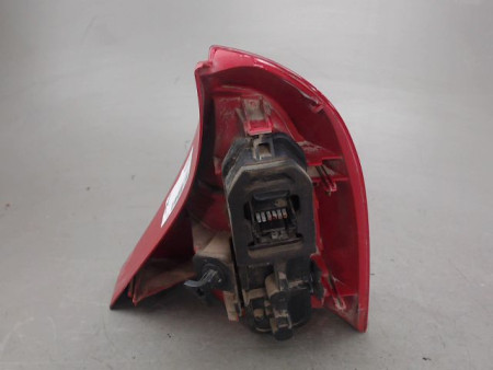 FEU ARRIERE GAUCHE  RENAULT CLIO