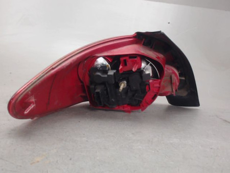 FEU ARRIERE DROIT PEUGEOT 206