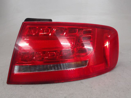 FEU ARRIERE DROIT AUDI A4
