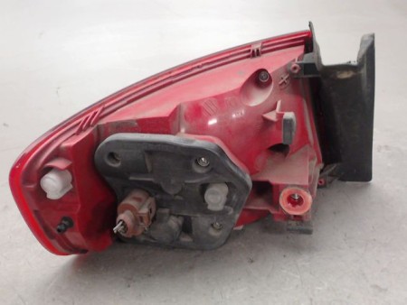 FEU ARRIERE DROIT AUDI A4