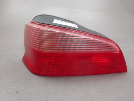 FEU ARRIERE GAUCHE  PEUGEOT 106