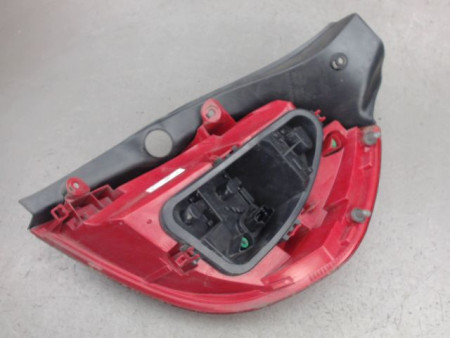 FEU ARRIERE GAUCHE  RENAULT CLIO