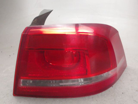 FEU ARRIERE DROIT VOLKSWAGEN PASSAT