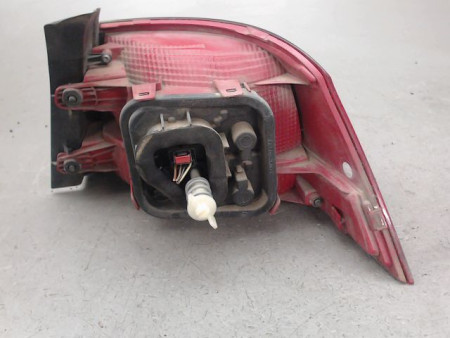 FEU ARRIERE GAUCHE  VOLKSWAGEN PASSAT
