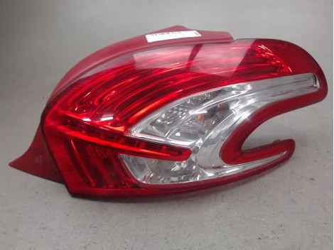 FEU ARRIERE DROIT PEUGEOT 208