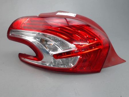FEU ARRIERE GAUCHE  PEUGEOT 208