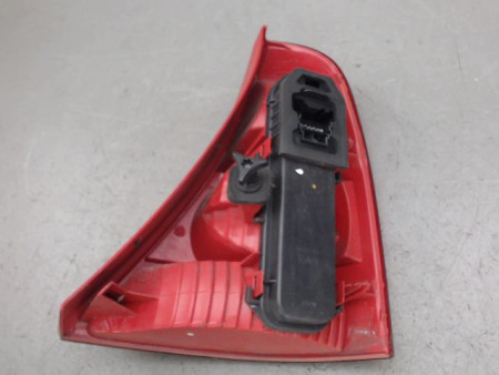 FEU ARRIERE GAUCHE  RENAULT CLIO