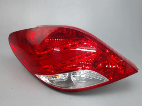 FEU ARRIERE GAUCHE  PEUGEOT 207
