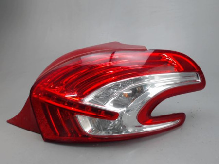 FEU ARRIERE DROIT PEUGEOT 208