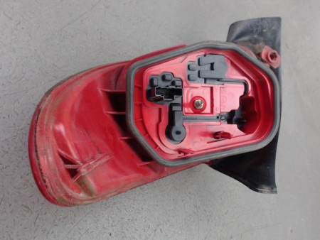 FEU ARRIERE GAUCHE  PEUGEOT 206