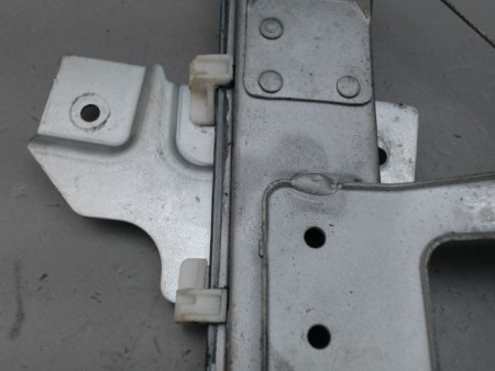 MECANISME LEVE-GLACE ARRIERE DROIT DACIA SANDERO