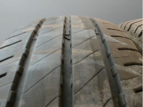 Paire de pneus MICHELIN AGIILIS 3 215 75 16 116 R