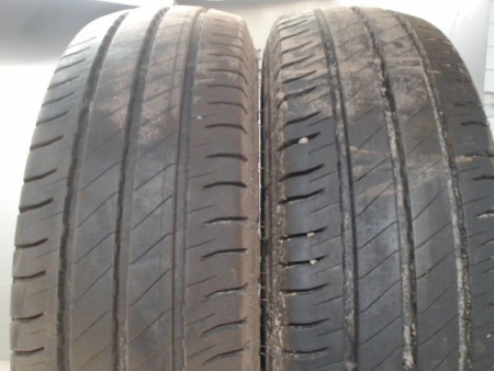 Paire de pneus MICHELIN AGIILIS 3 215 75 16 116 R