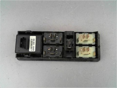 COMMANDE LEVE-GLACE PORTE AVG MERCEDES VITO COMBI 96-03