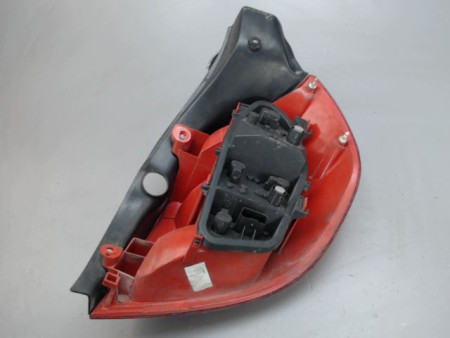 FEU ARRIERE GAUCHE  RENAULT CLIO