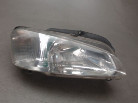 PHARE DROIT PEUGEOT 106