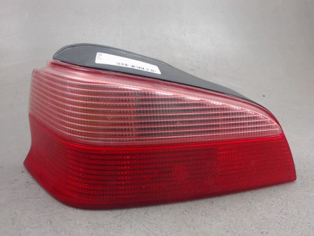 FEU ARRIERE GAUCHE  PEUGEOT 106