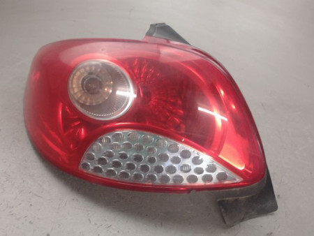FEU ARRIERE GAUCHE  PEUGEOT 206