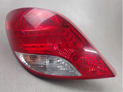 FEU ARRIERE GAUCHE  PEUGEOT 207